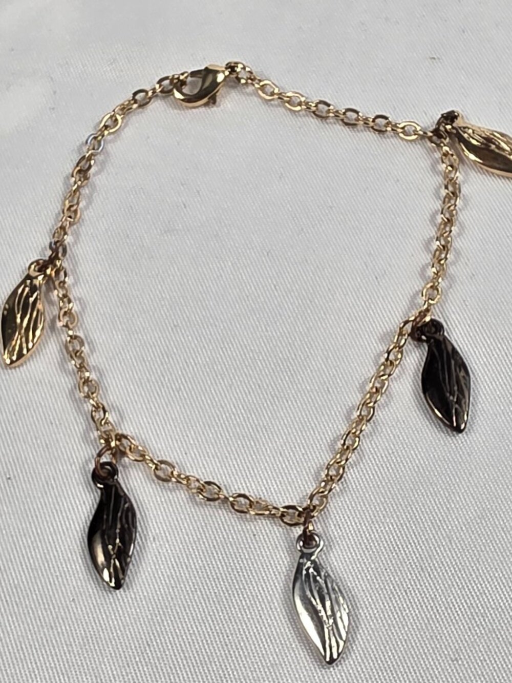 Multi-Tone Charm Bracelet Dainty Leaf-Shaped Pendants Gold, Silver & Bronze Tone